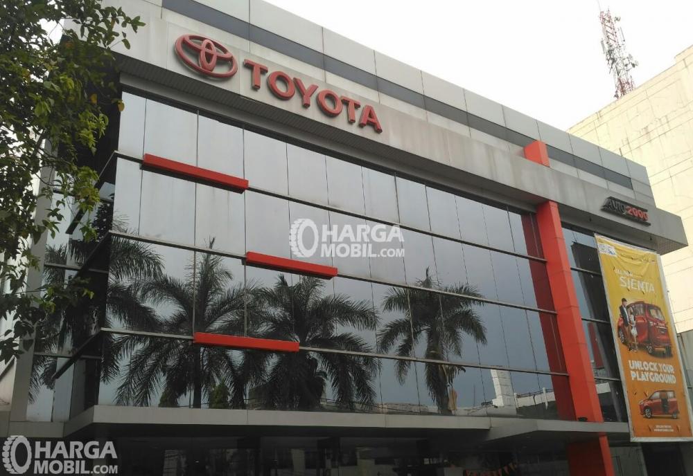 Gambar deale resmi Toyota, Auto2000 di Asia Afrika
