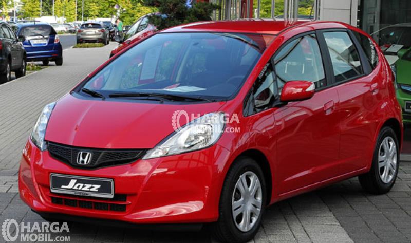  Gambar  Mobil  Honda Jazz  Warna Merah  golek gambar 