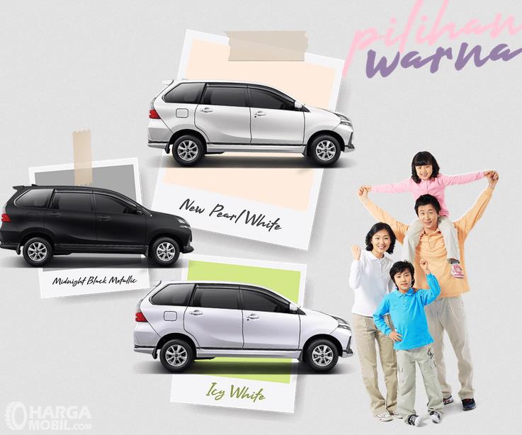 Gambar ini menunjukkan 3 pilihan warna untuk mobil Daihatsu Xenia 2019 dan terdapat sebuah keluarga