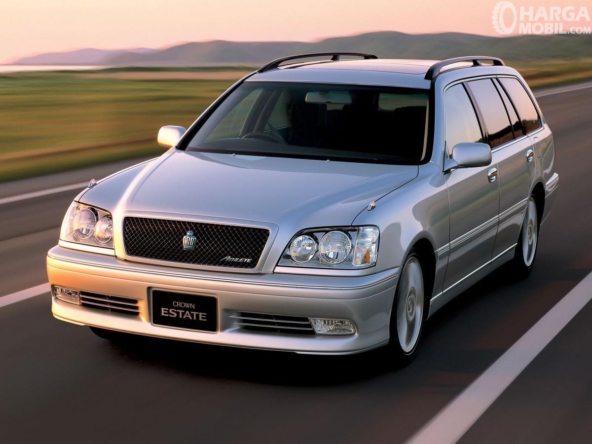 Toyota crown 2001 года