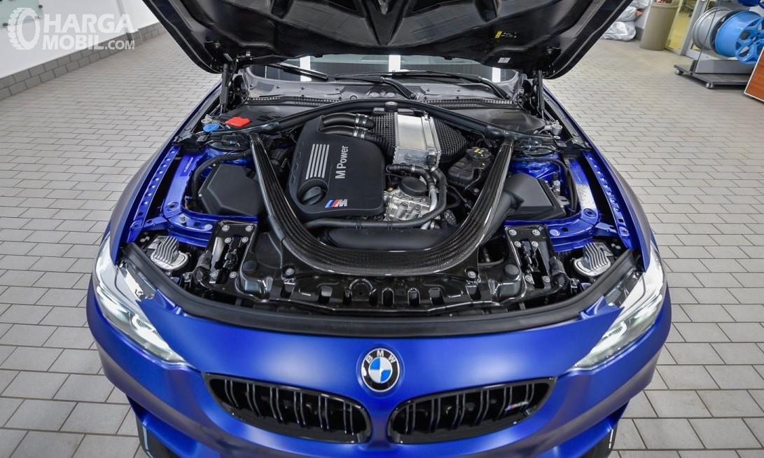 Foto mesin New BMW M4 CS RWD Coupe 2019