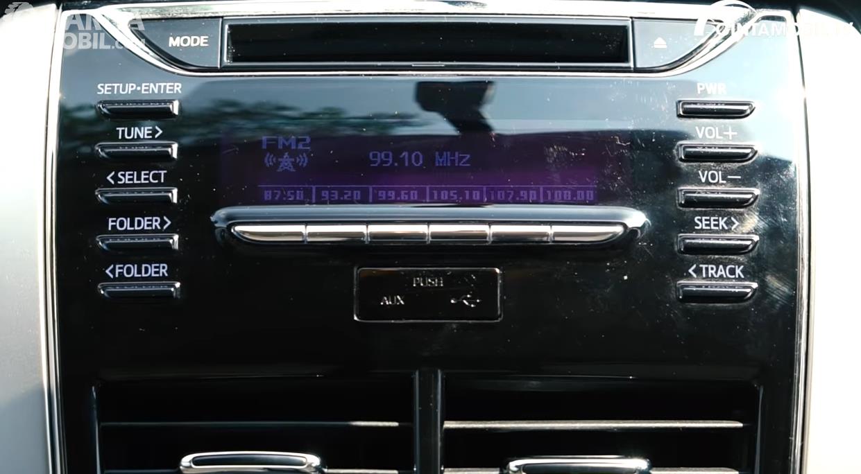 Foto head unit Toyota Vios 1.5 E CVT 2019, belum layar LCD