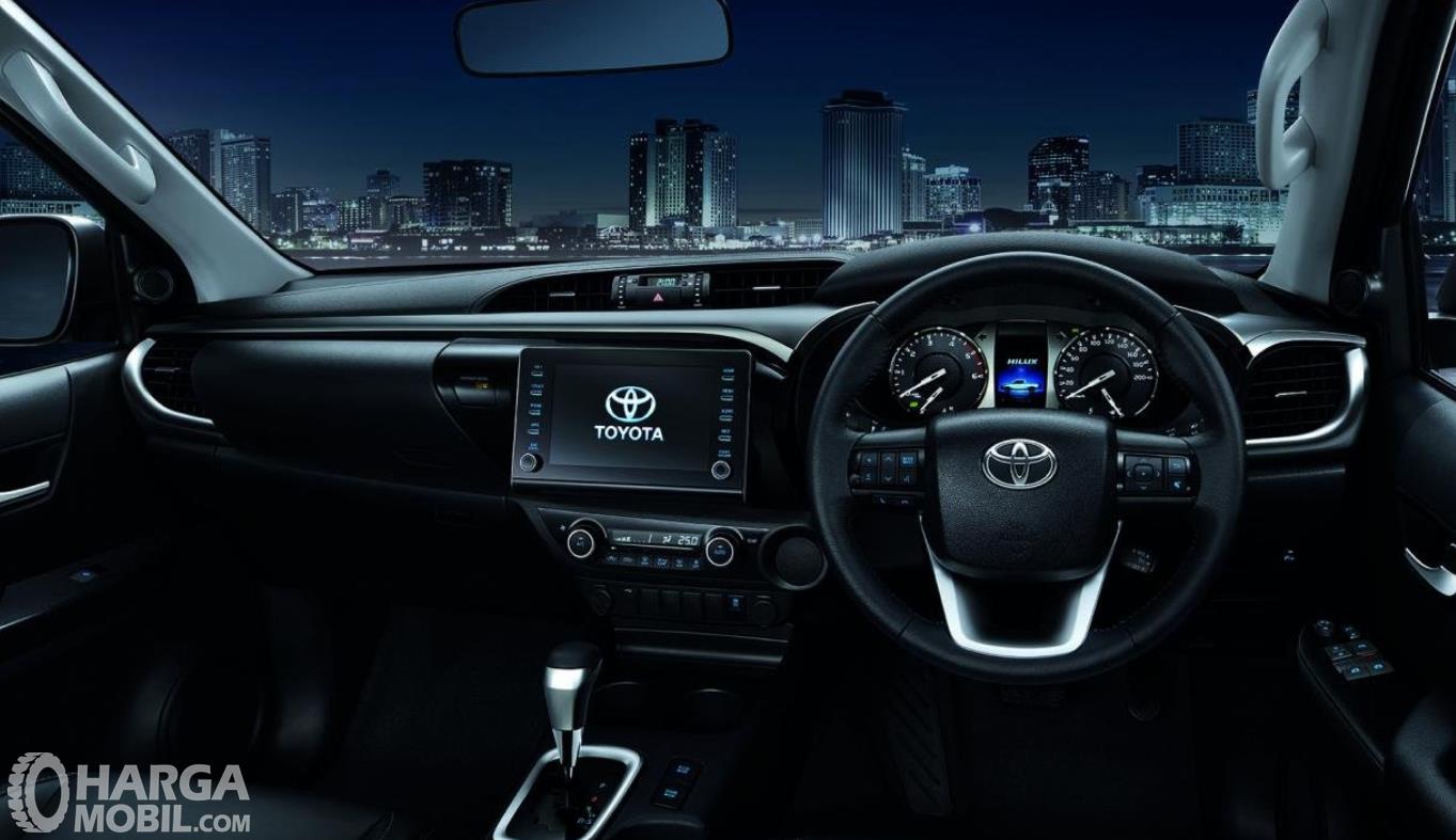 Gambar ini menunjukkan interior Toyota Hilux terbaru