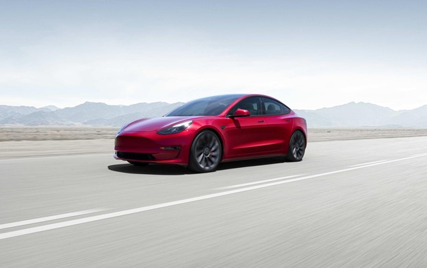 Tesla salah satu mobil listrik yang beredar di Indonesia