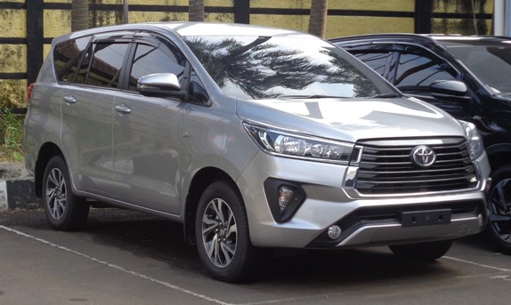 Mobil Untuk Keluarga Besar Toyota Kijang Innova