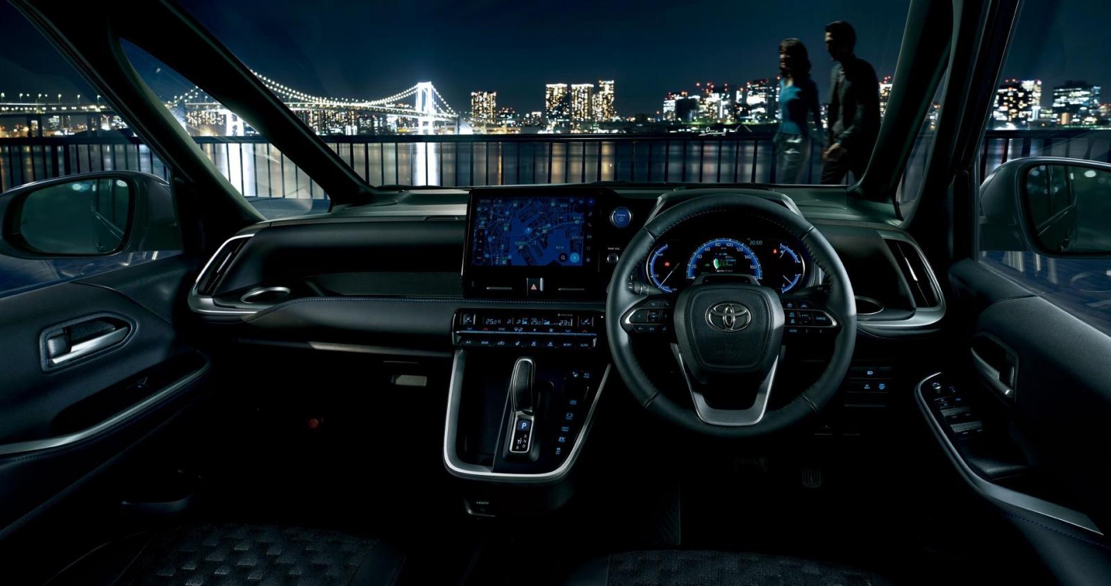 Fitur Toyota Voxy 2022 menjadi acuan dalam segmen pasar MPV medium