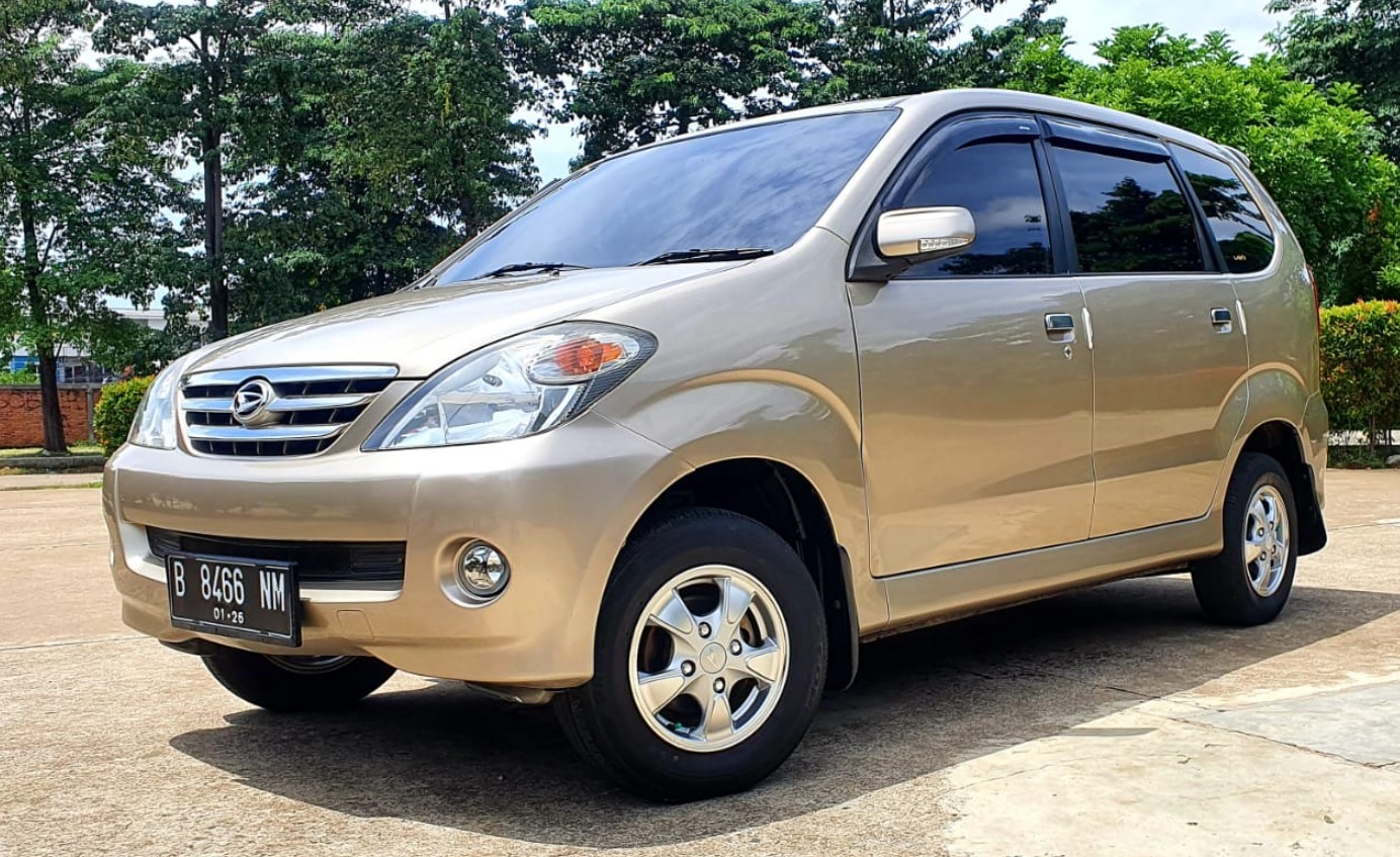 Daihatsu Xenia Li 2005 - Mobil Keluarga Rp 49 juta