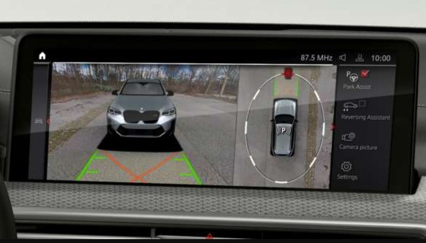 Beragam teknologi canggih tersemat pada BMW X4 M 2022