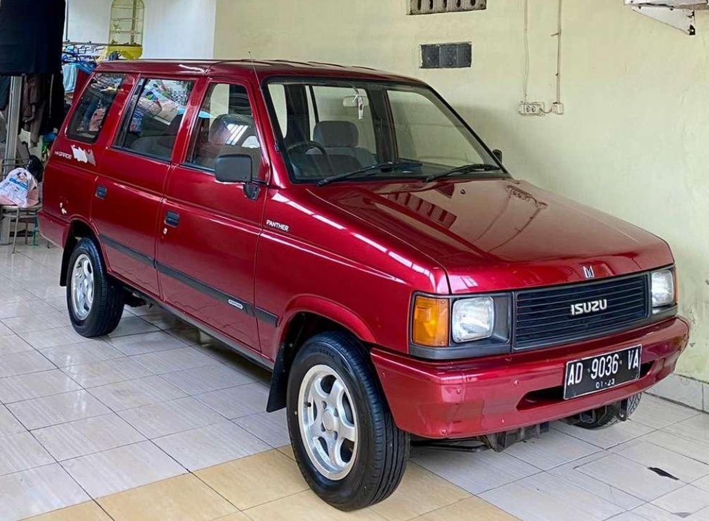 Isuzu Panther 1994 - Mobil Keluarga Rp 45,5 juta