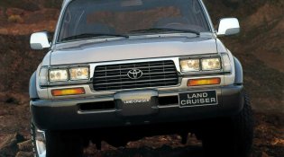 Review Toyota Land Cruiser 80 Series 1995 : Pertama Dengan Logo Toyota Modern